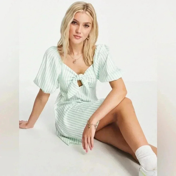 ASOS DESIGN bow front mini dress in green and white stripe puff sleeves Size 10 - Picture 1 of 10